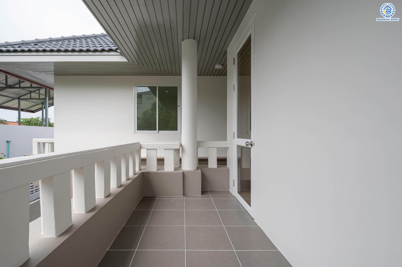 บ้านมือสองตกแต่งใหม่ โครงการ บ้านพิมาน ปิ่นเกล้า-กาญจนาภิเษก เนื้อที่ 103 ตร.ว. ฟังก์ชัน 4 ห้องนอน 3 ห้องน้ำ 1 ห้องอเนกประสงค์ จอดรถได้ 2 คัน บนทำเลเดินทางสะดวก ติดถนนกาญจนาภิเษก เชื่อมต่อหลายเส้นทาง ใกล้ทางด่วน "กาญจนาภิเษก" รถไฟฟ้า "สถานีหลักสอง" และเดอะมอลล์บางแค